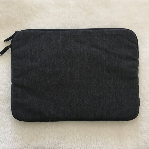 Incase Laptop Sleeve 14"x10" Gray 16" Diagonal - Picture 5 of 12